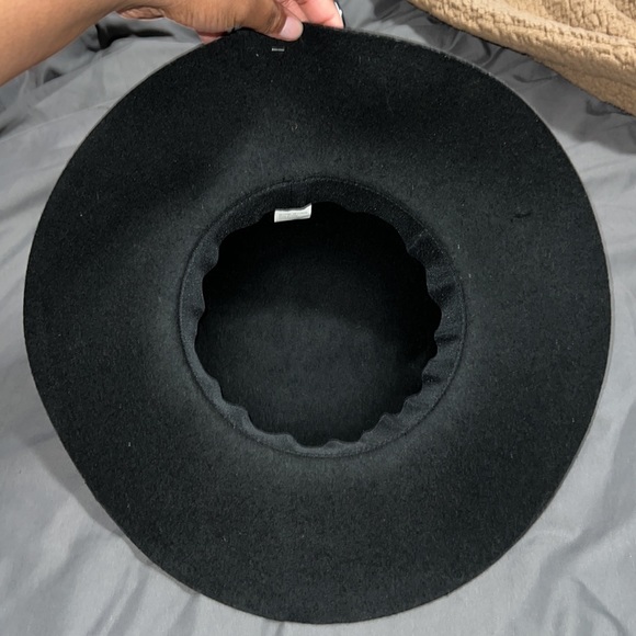 Wide Rim Hat - Picture 4 of 4